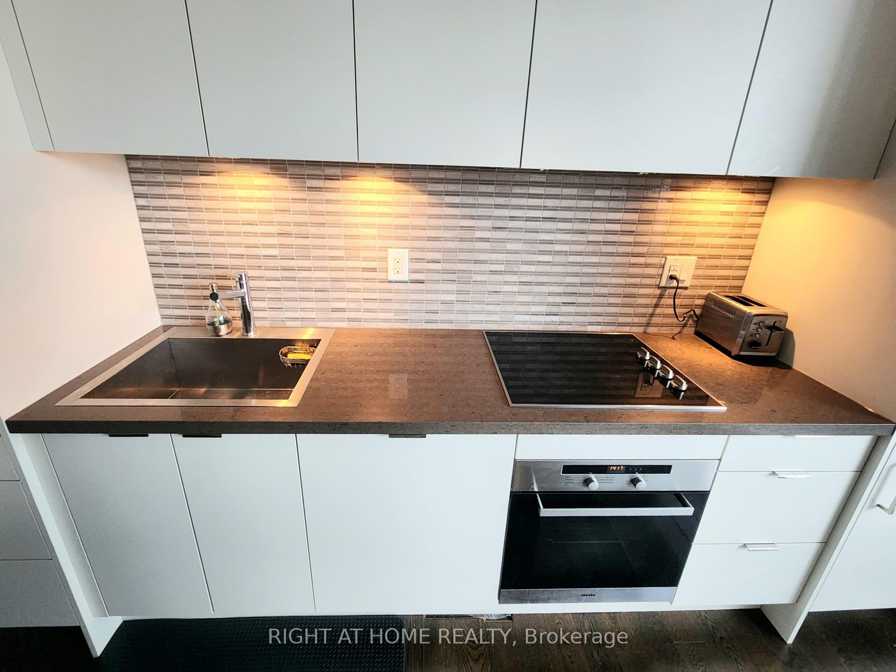 Photo 10 of Unit 1906, 21 Widmer Street, Toronto, Waterfront Communities — HOMEH