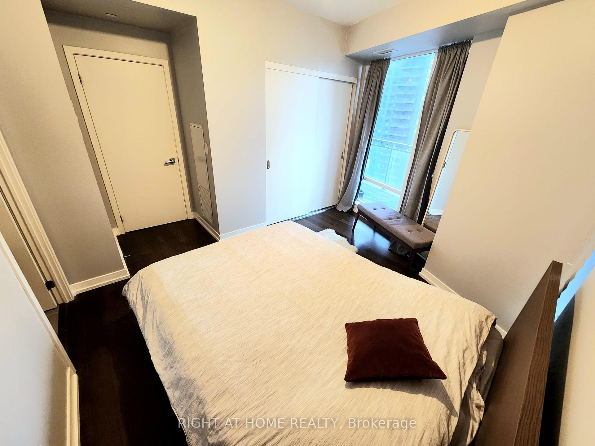 Photo 13 of Unit 1906, 21 Widmer Street, Toronto, Waterfront Communities — HOMEH