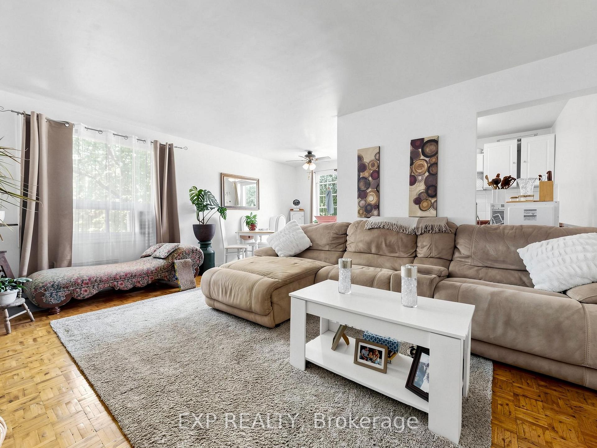 Photo 4 of 89 Donald Street, Barrie, Queen's Park — HOMEH