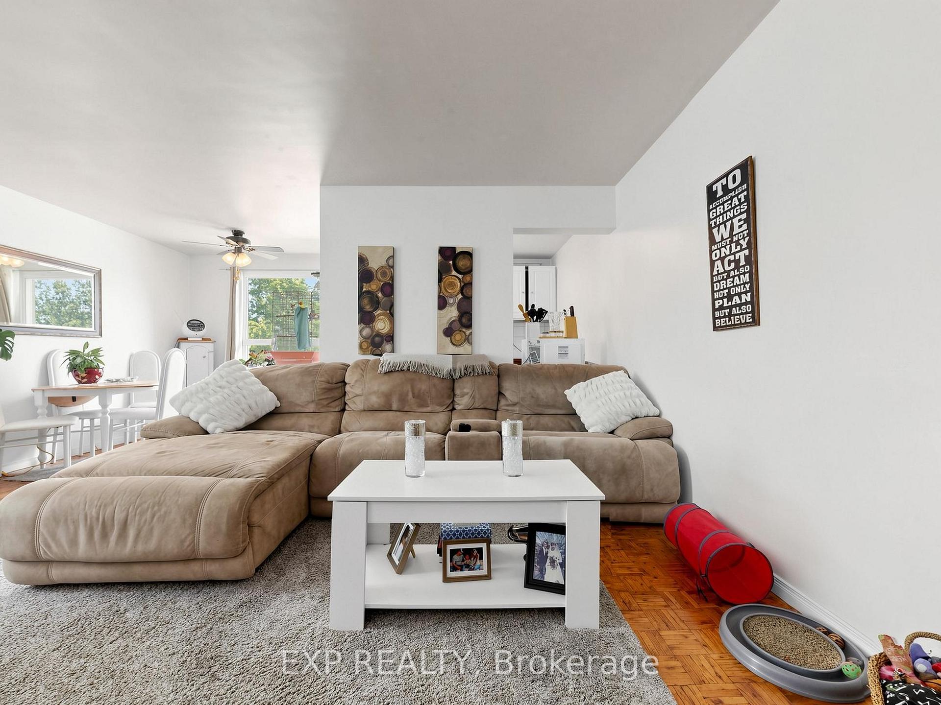Photo 5 of 89 Donald Street, Barrie, Queen's Park — HOMEH