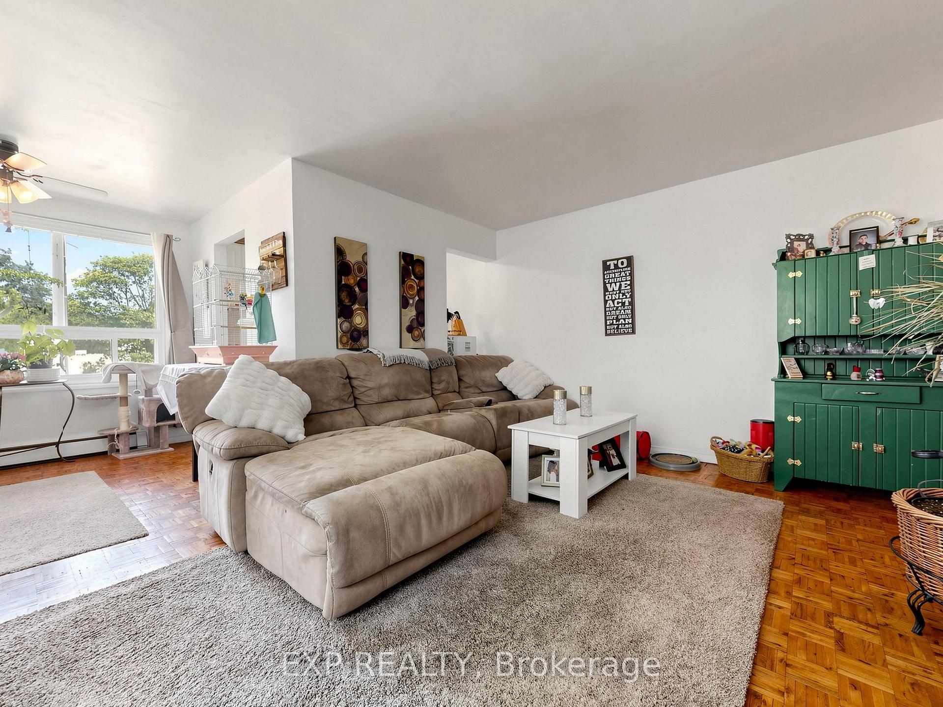 Photo 6 of 89 Donald Street, Barrie, Queen's Park — HOMEH