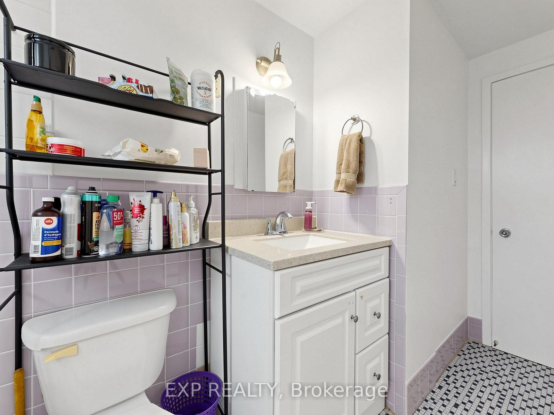 Photo 20 of 89 Donald Street, Barrie, Queen's Park — HOMEH