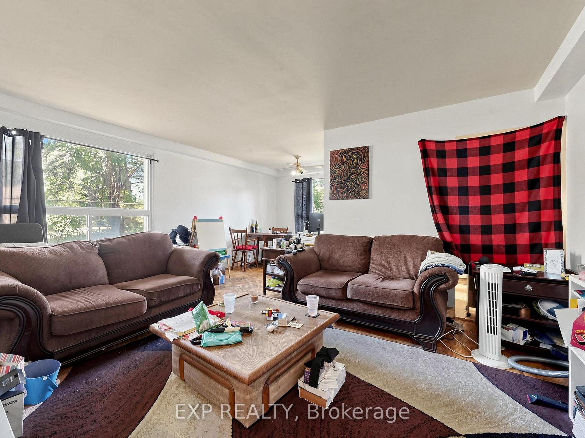 Photo 22 of 89 Donald Street, Barrie, Queen's Park — HOMEH