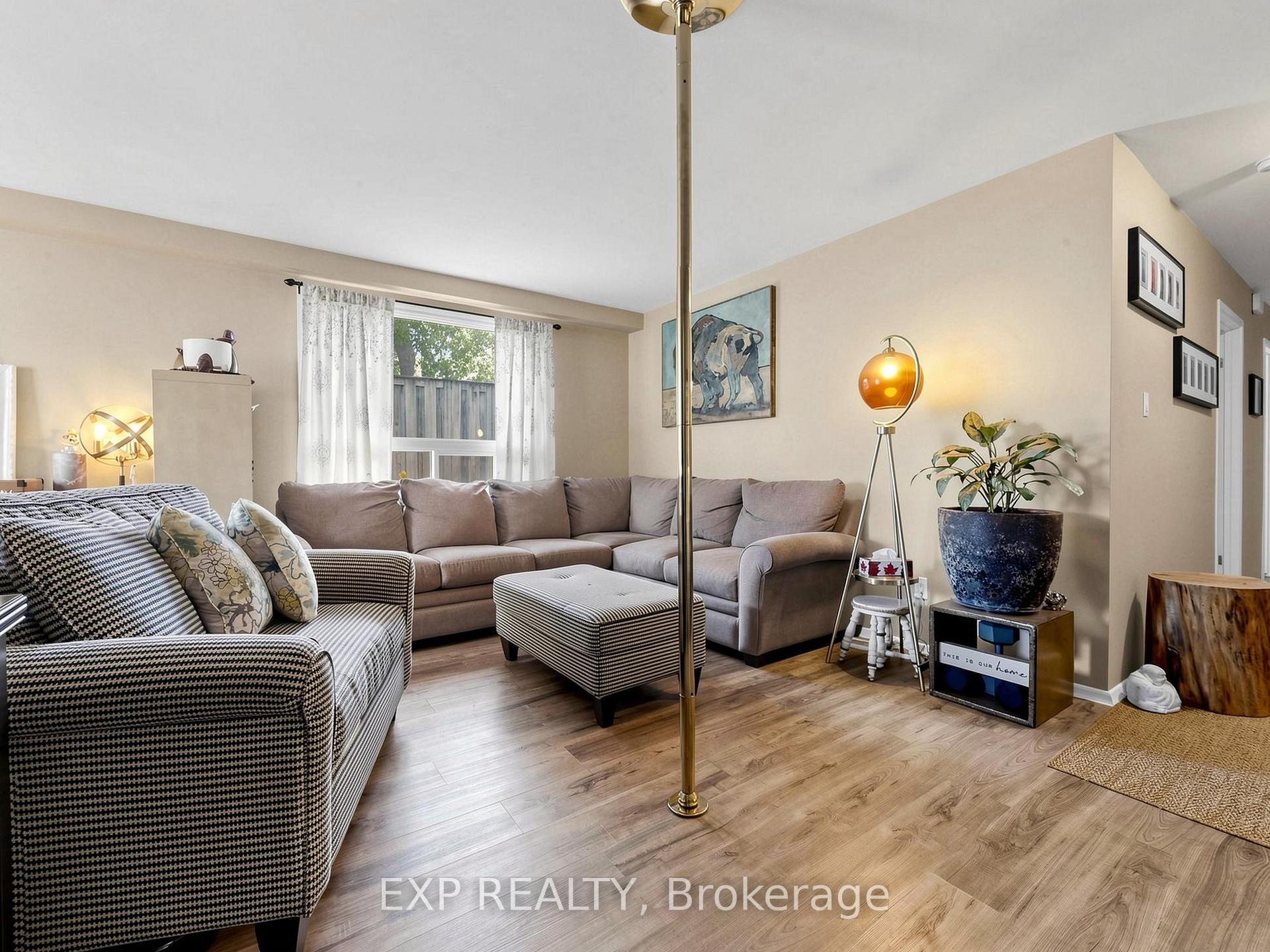 Photo 34 of 89 Donald Street, Barrie, Queen's Park — HOMEH