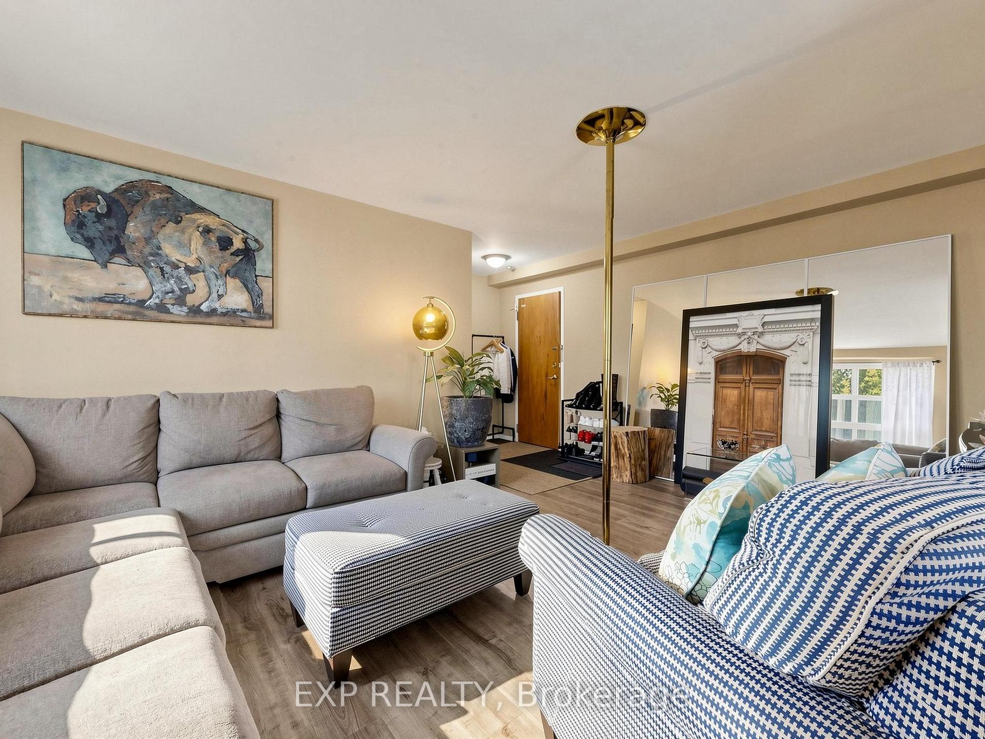 Photo 35 of 89 Donald Street, Barrie, Queen's Park — HOMEH