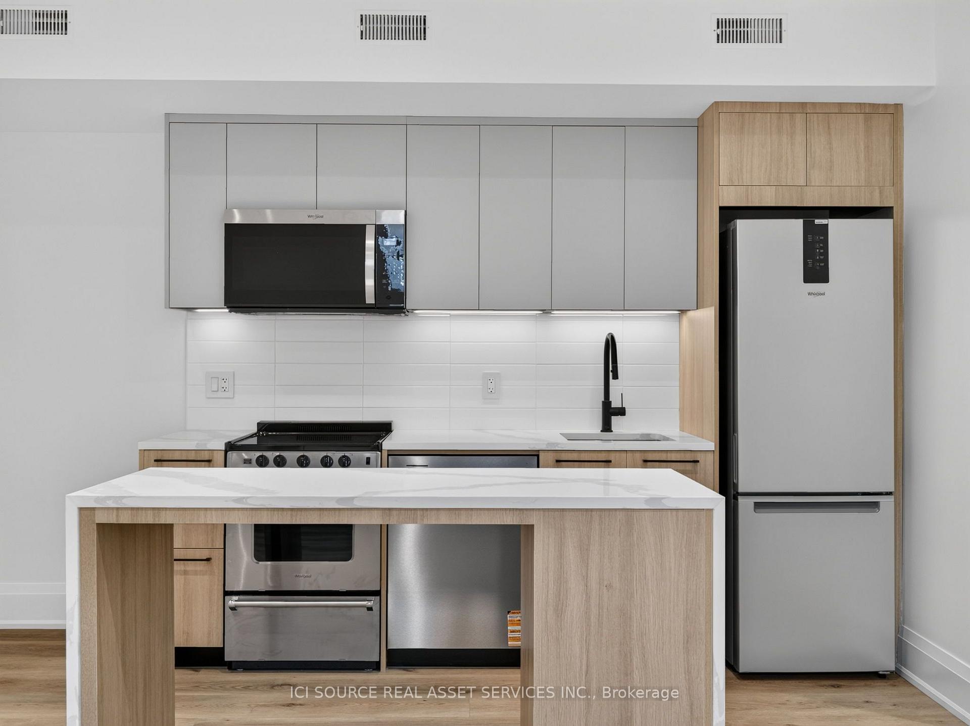 Photo 4 of Unit Unit 6, 28 Norcross Road, North York, Clanton Park — HOMEH