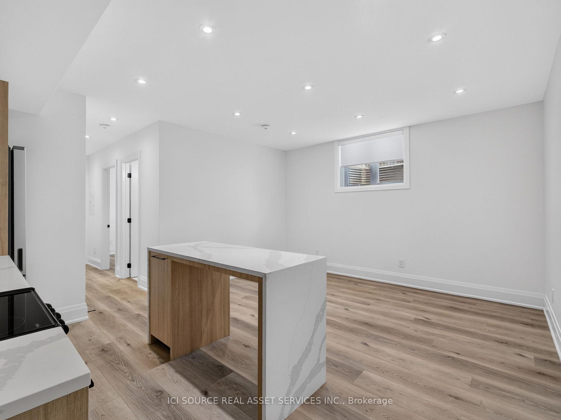 Photo 8 of Unit Unit 6, 28 Norcross Road, North York, Clanton Park — HOMEH