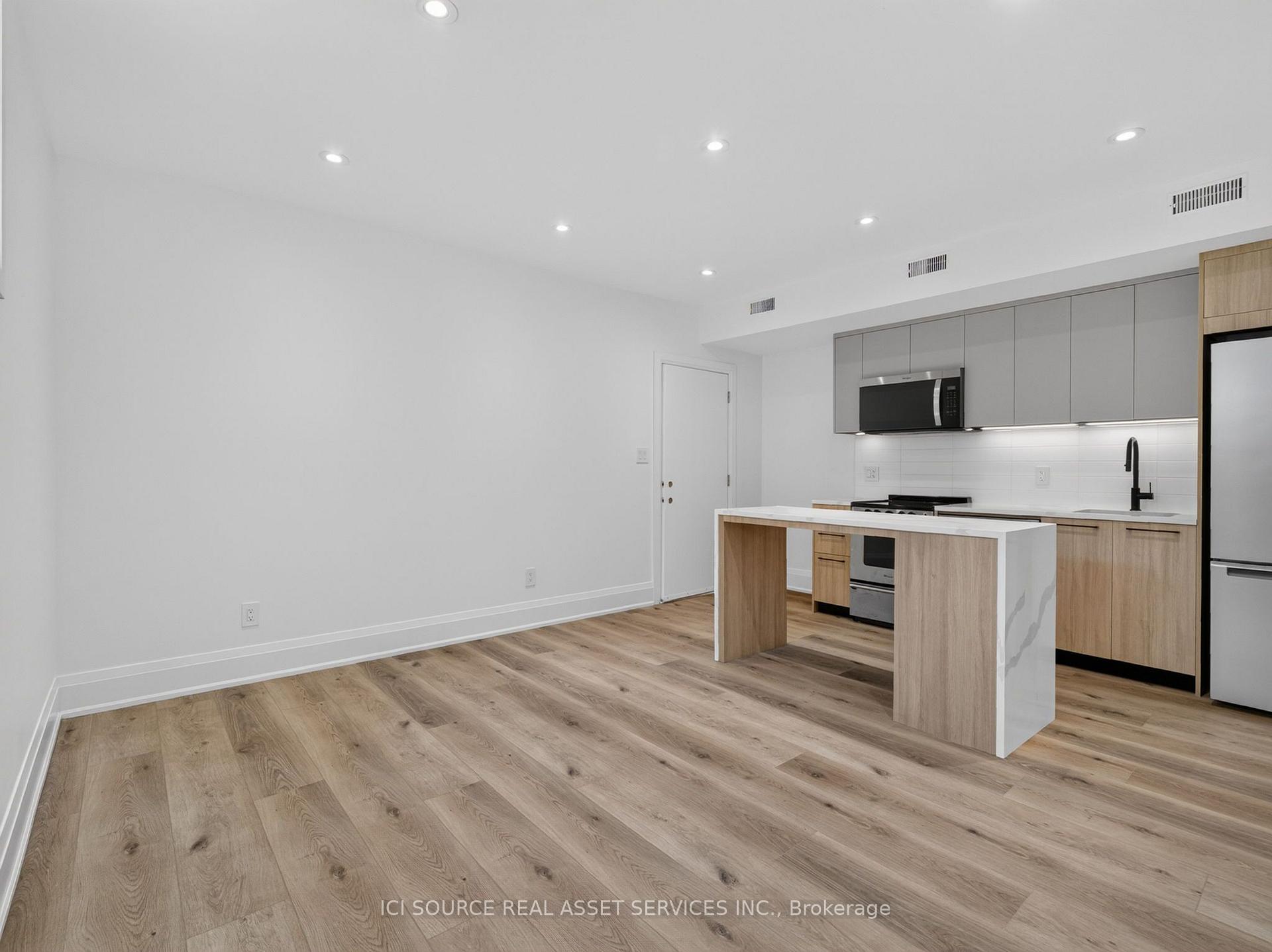 Photo 9 of Unit Unit 6, 28 Norcross Road, North York, Clanton Park — HOMEH