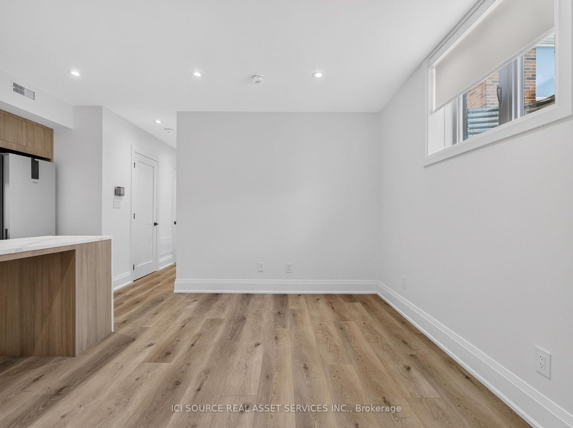 Photo 10 of Unit Unit 6, 28 Norcross Road, North York, Clanton Park — HOMEH