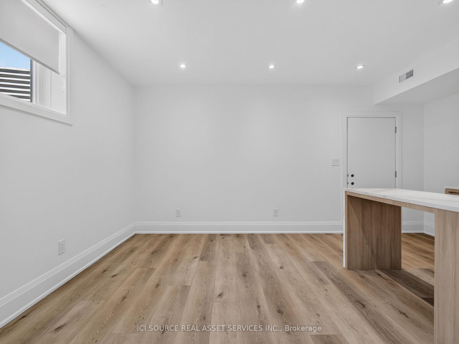 Photo 11 of Unit Unit 6, 28 Norcross Road, North York, Clanton Park — HOMEH