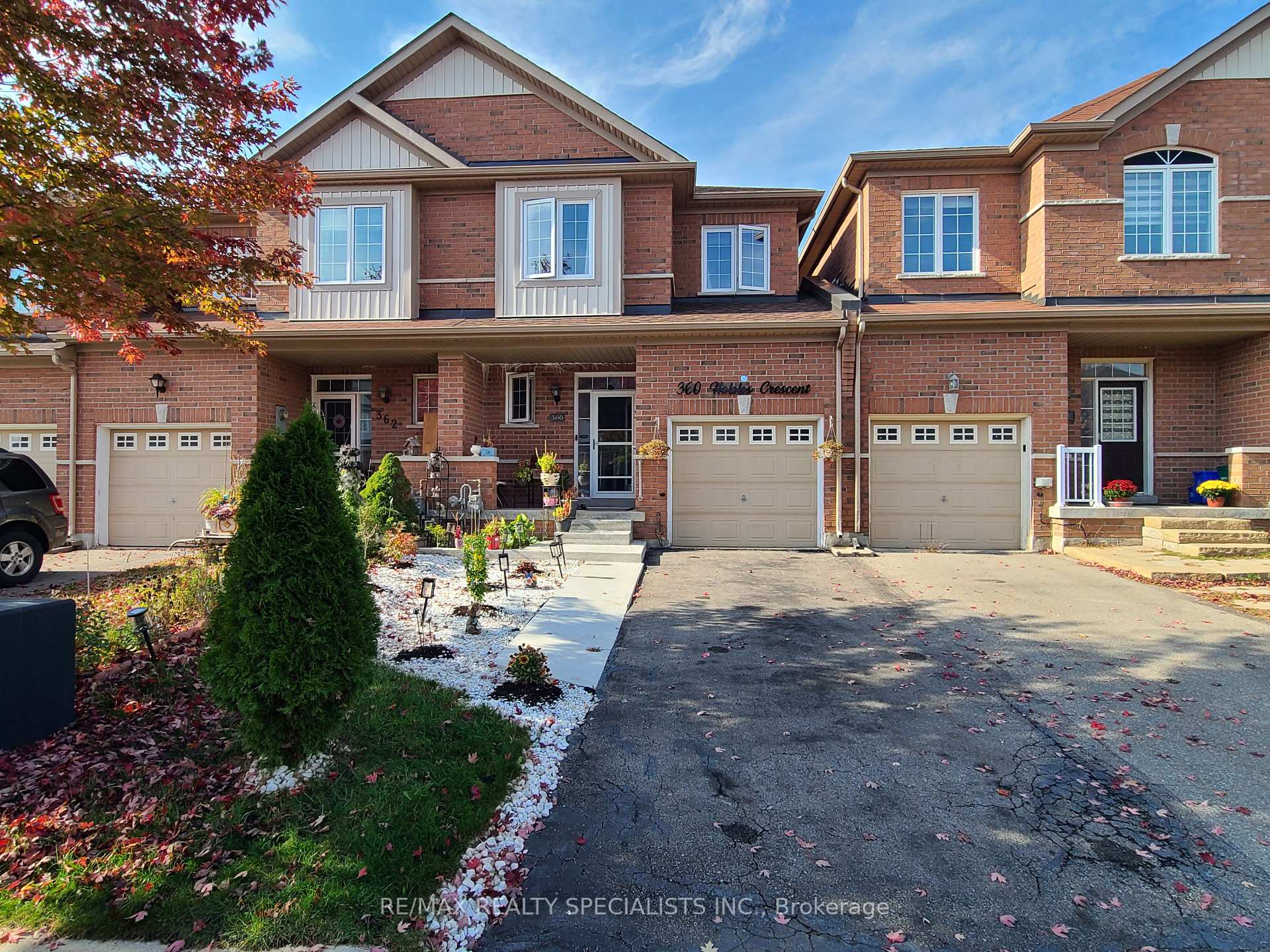 Photo 1 of 360 Hobbs Crescent, Milton, Clarke — HOMEH