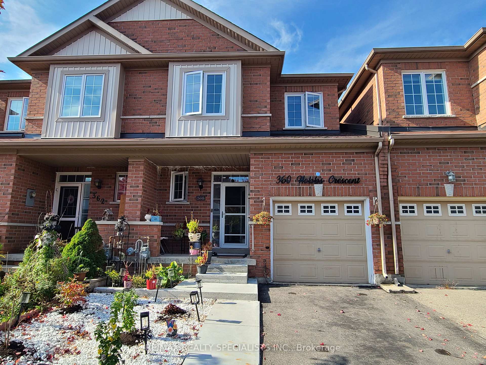 Photo 2 of 360 Hobbs Crescent, Milton, Clarke — HOMEH