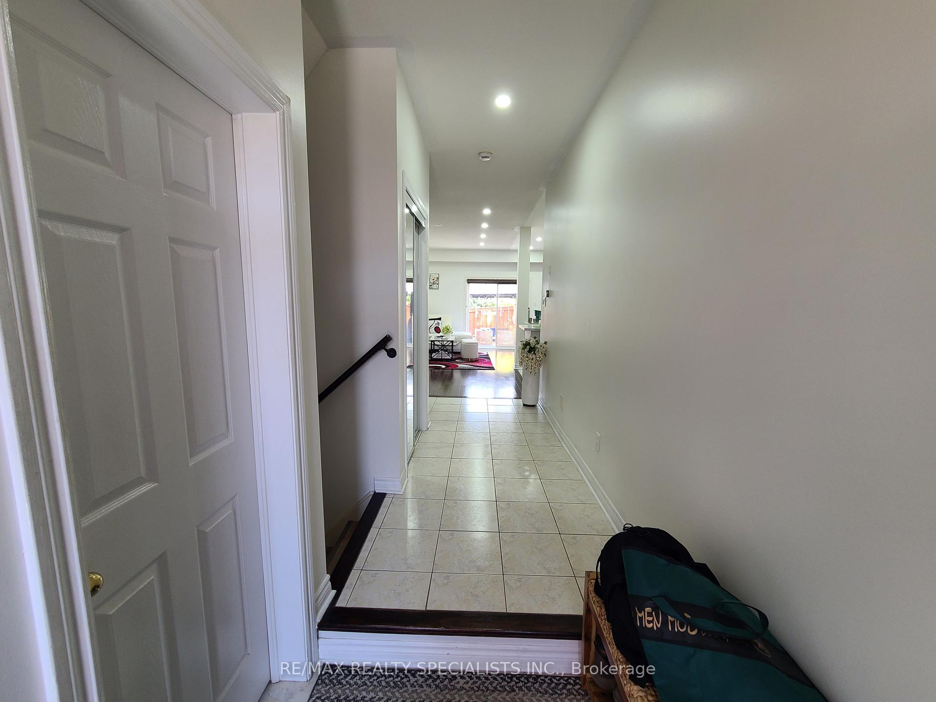 Photo 5 of 360 Hobbs Crescent, Milton, Clarke — HOMEH