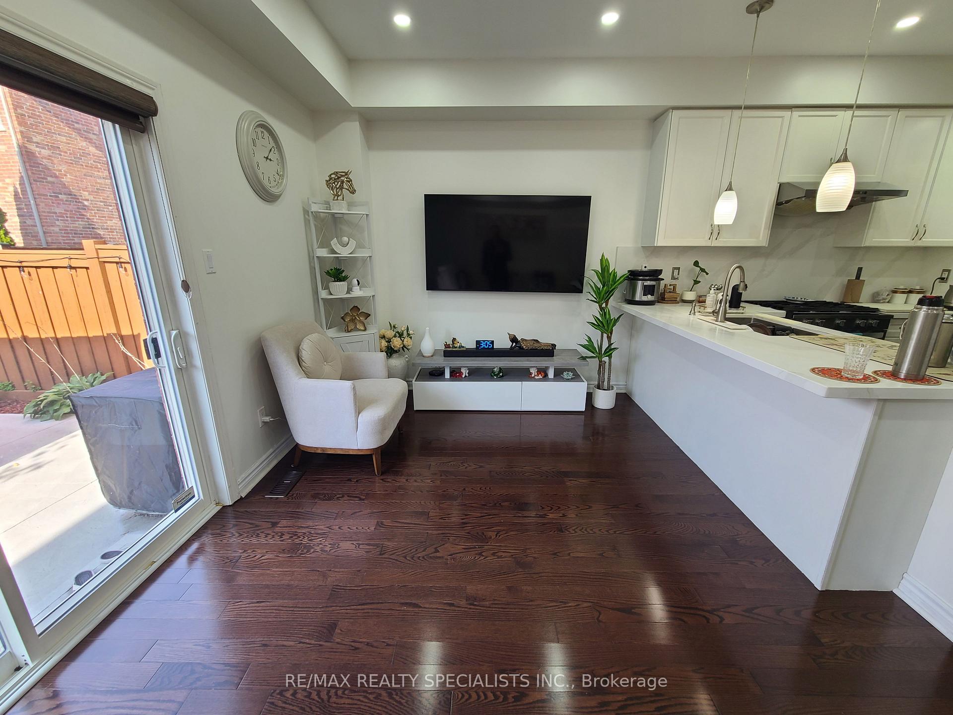 Photo 10 of 360 Hobbs Crescent, Milton, Clarke — HOMEH