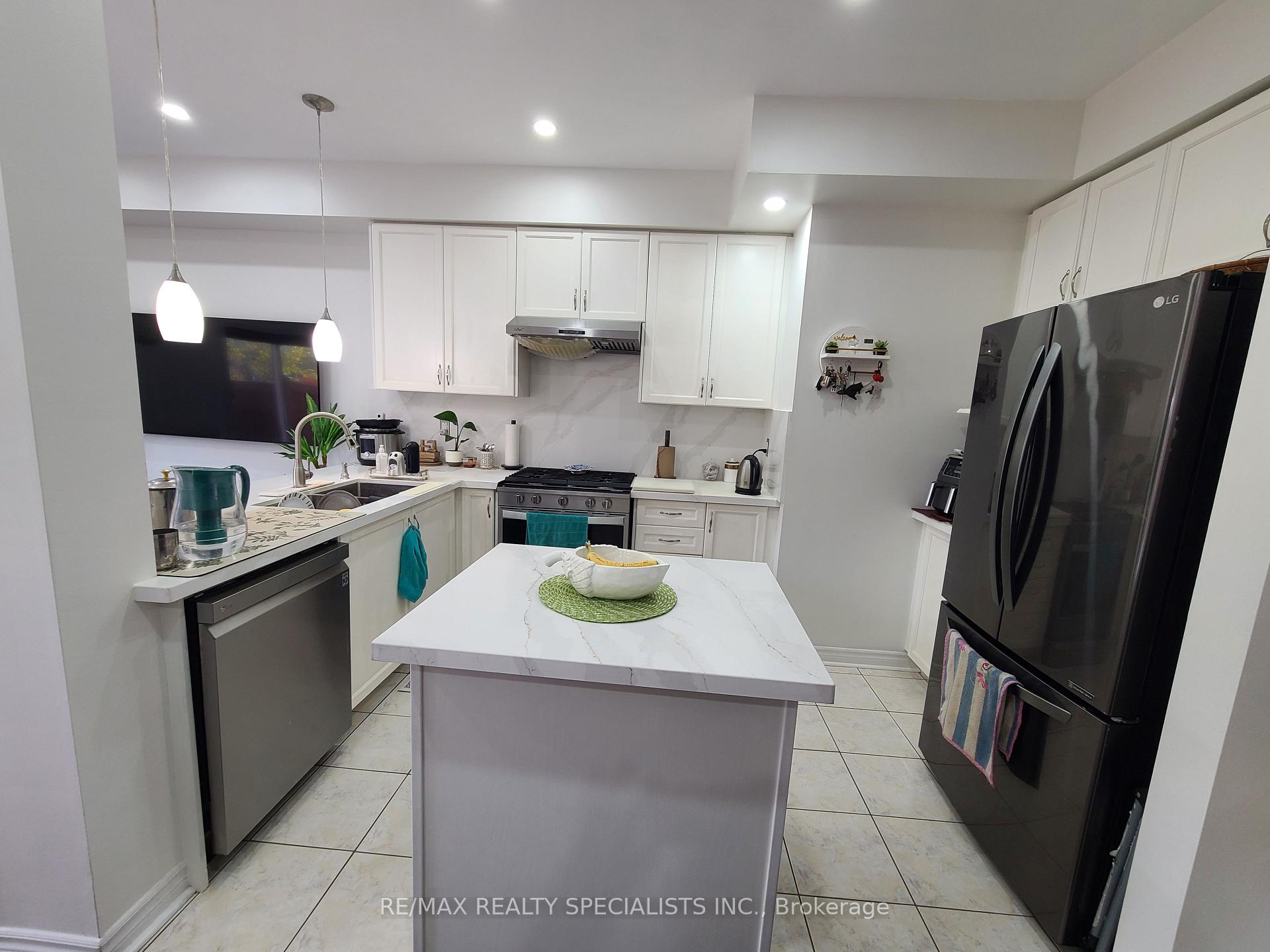 Photo 11 of 360 Hobbs Crescent, Milton, Clarke — HOMEH
