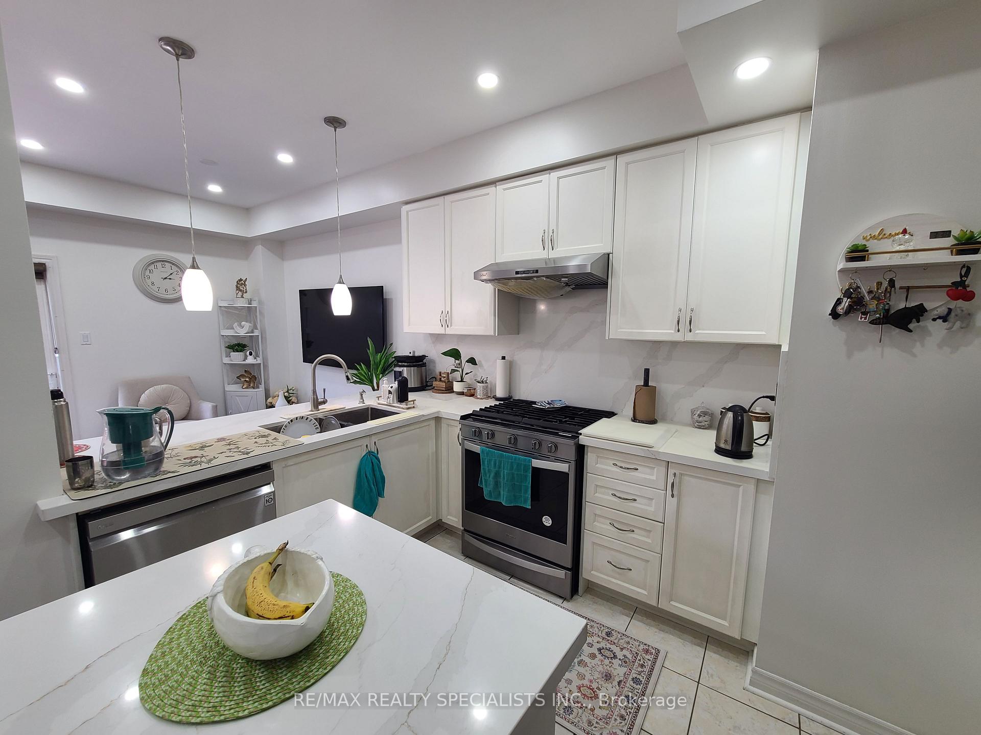 Photo 14 of 360 Hobbs Crescent, Milton, Clarke — HOMEH