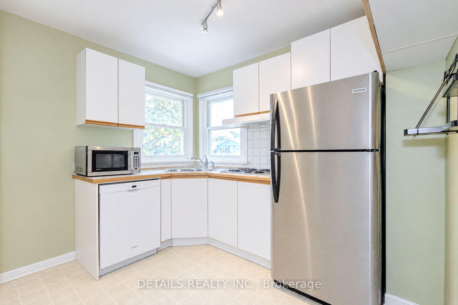 Photo 10 of 285 Columbus Avenue, Ottawa, Overbrook/Castle Heights — HOMEH