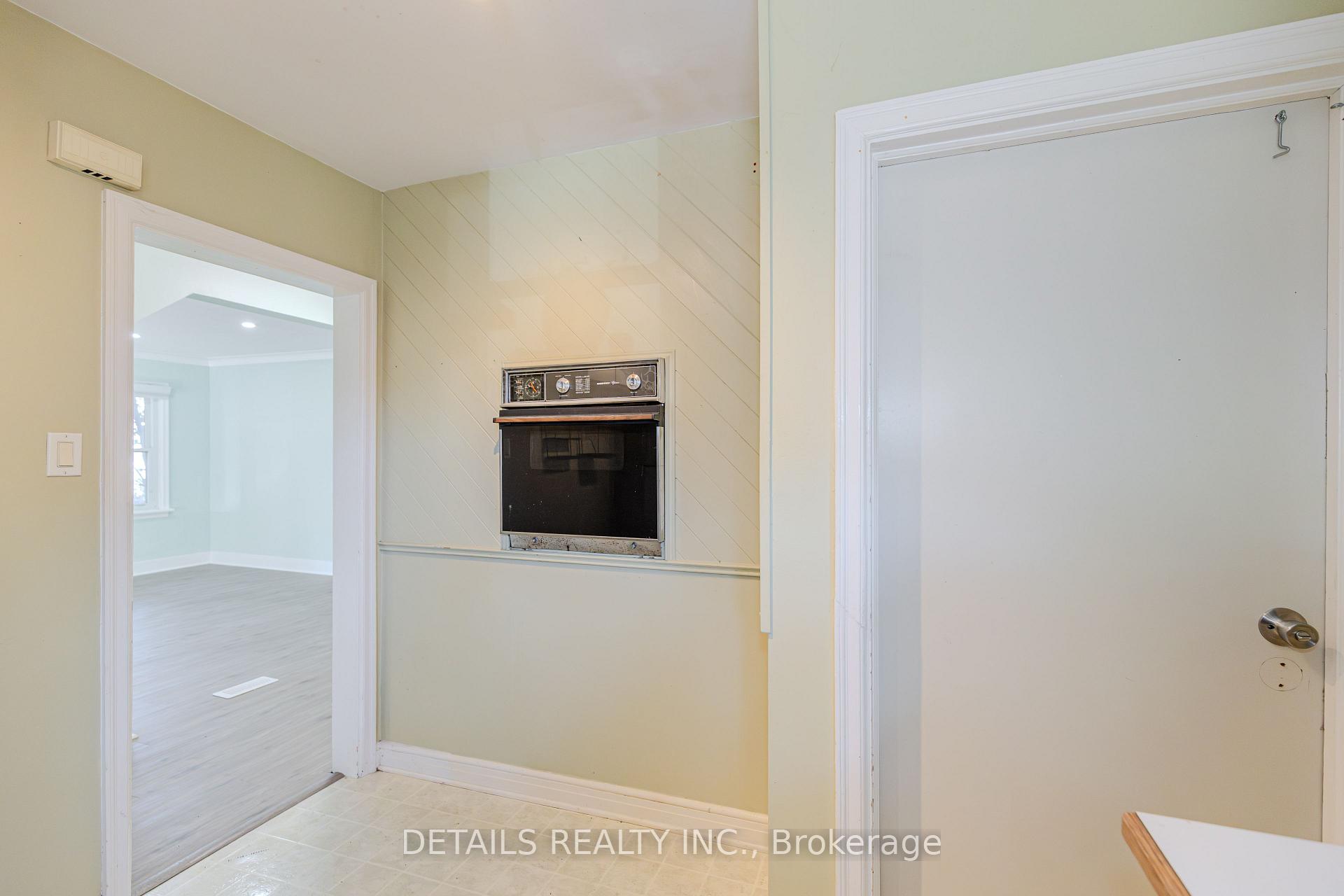 Photo 11 of 285 Columbus Avenue, Ottawa, Overbrook/Castle Heights — HOMEH