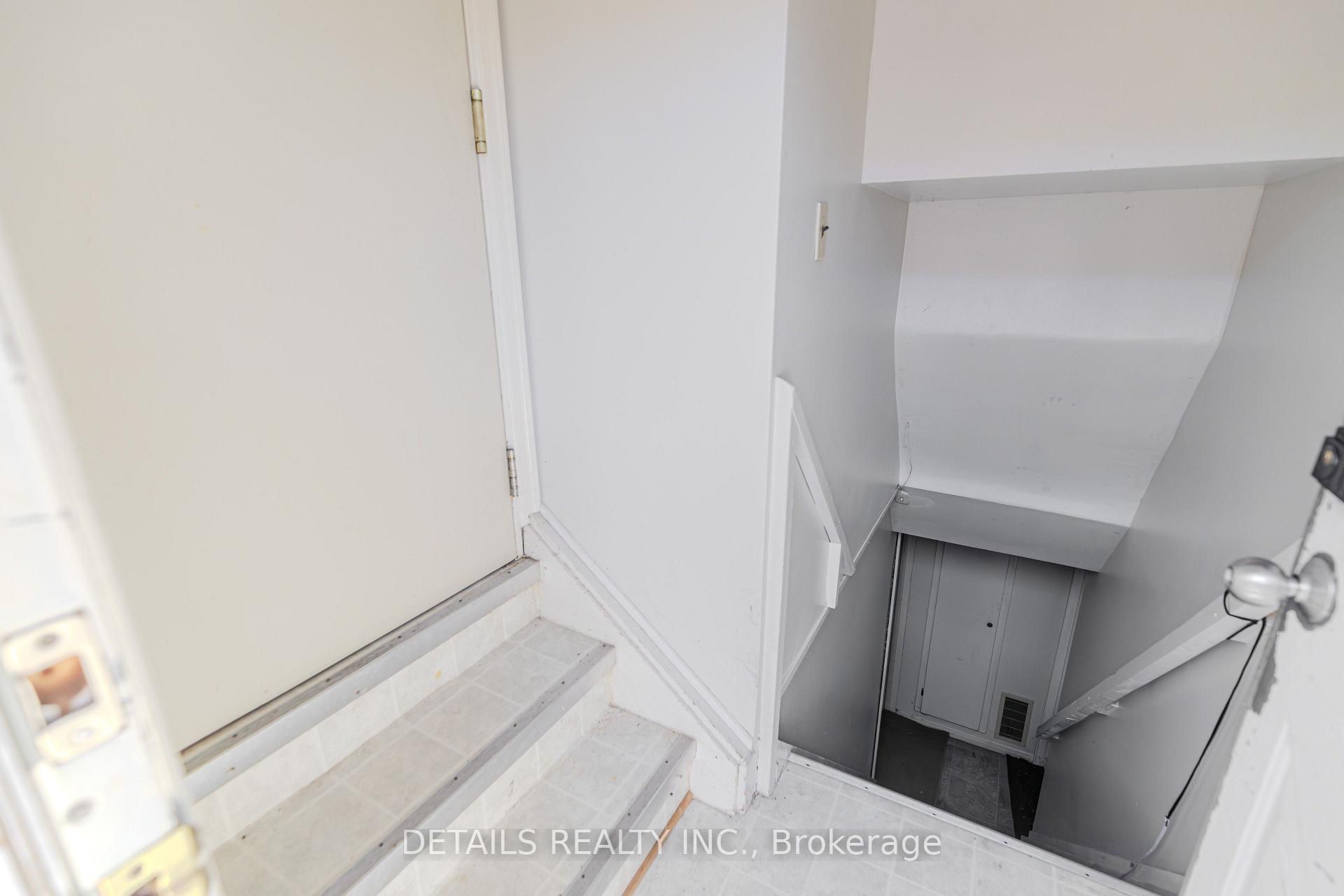 Photo 23 of 285 Columbus Avenue, Ottawa, Overbrook/Castle Heights — HOMEH