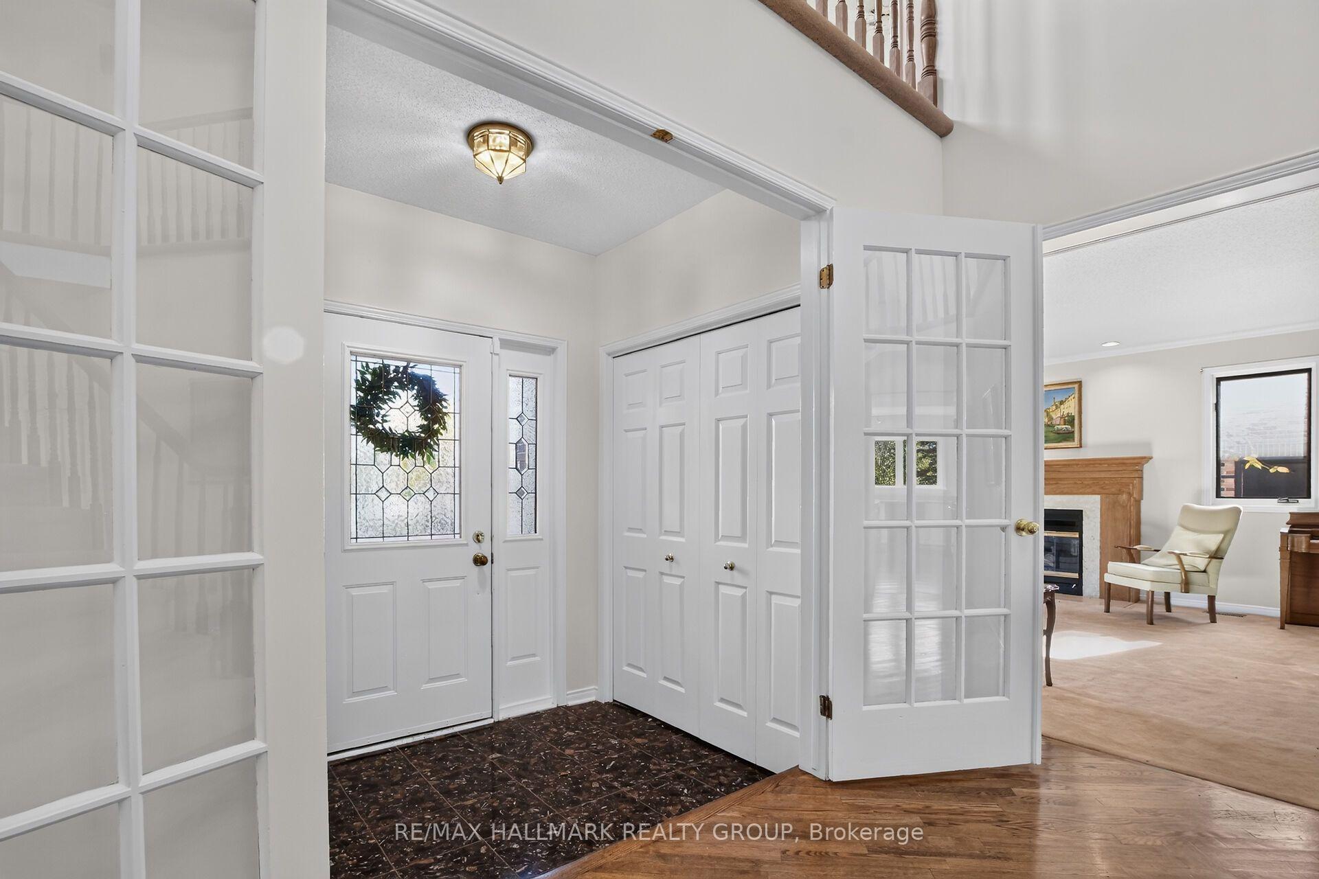 Photo 2 of 20 Halldorson Crescent, Ottawa, Kanata - Kanata Lakes/Heritage Hills — HOMEH