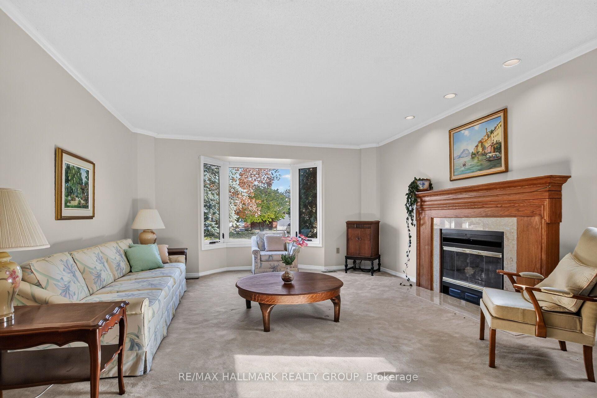 Photo 5 of 20 Halldorson Crescent, Ottawa, Kanata - Kanata Lakes/Heritage Hills — HOMEH