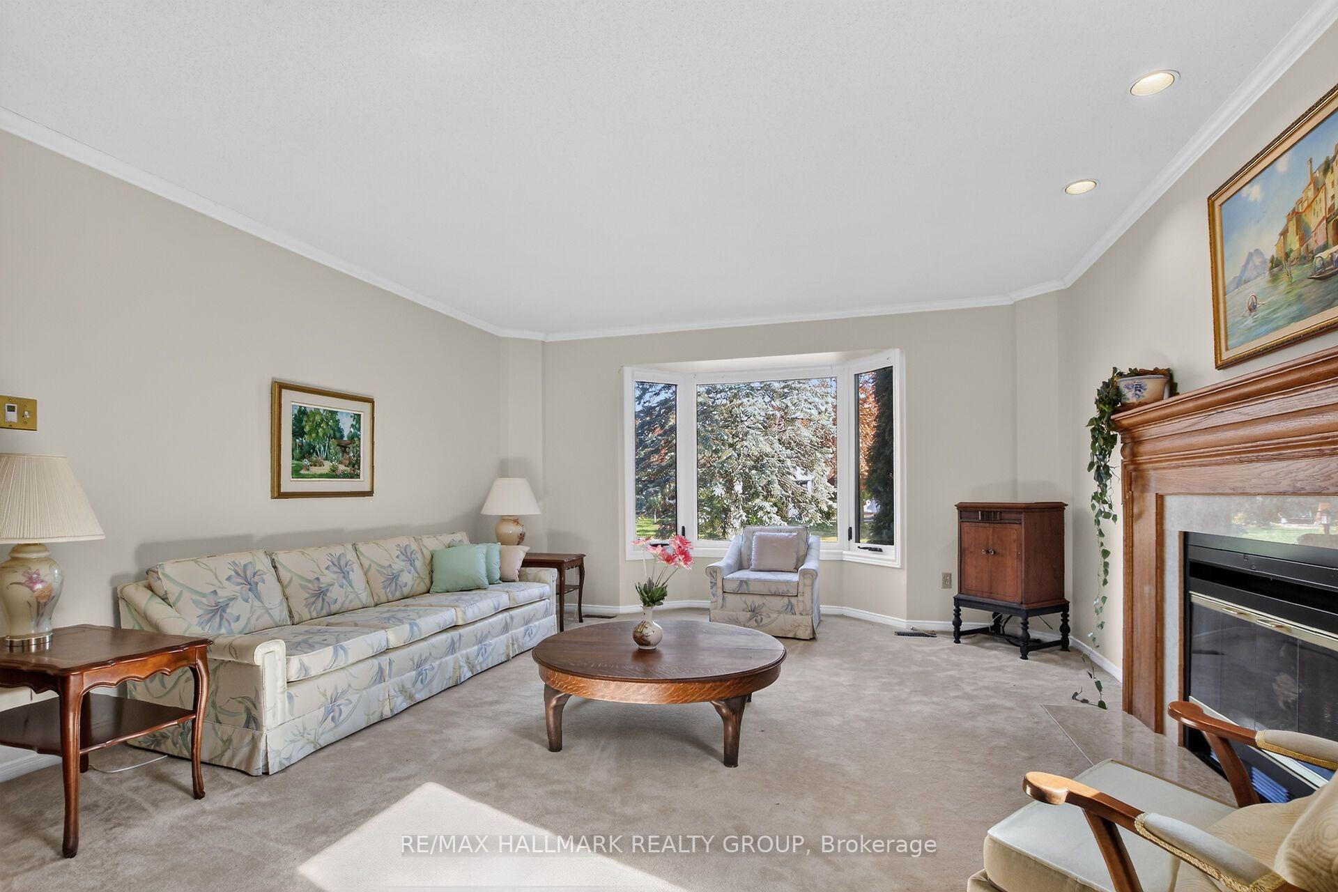 Photo 6 of 20 Halldorson Crescent, Ottawa, Kanata - Kanata Lakes/Heritage Hills — HOMEH