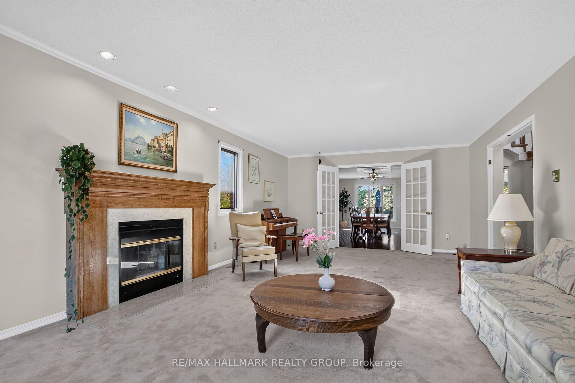 Photo 8 of 20 Halldorson Crescent, Ottawa, Kanata - Kanata Lakes/Heritage Hills — HOMEH