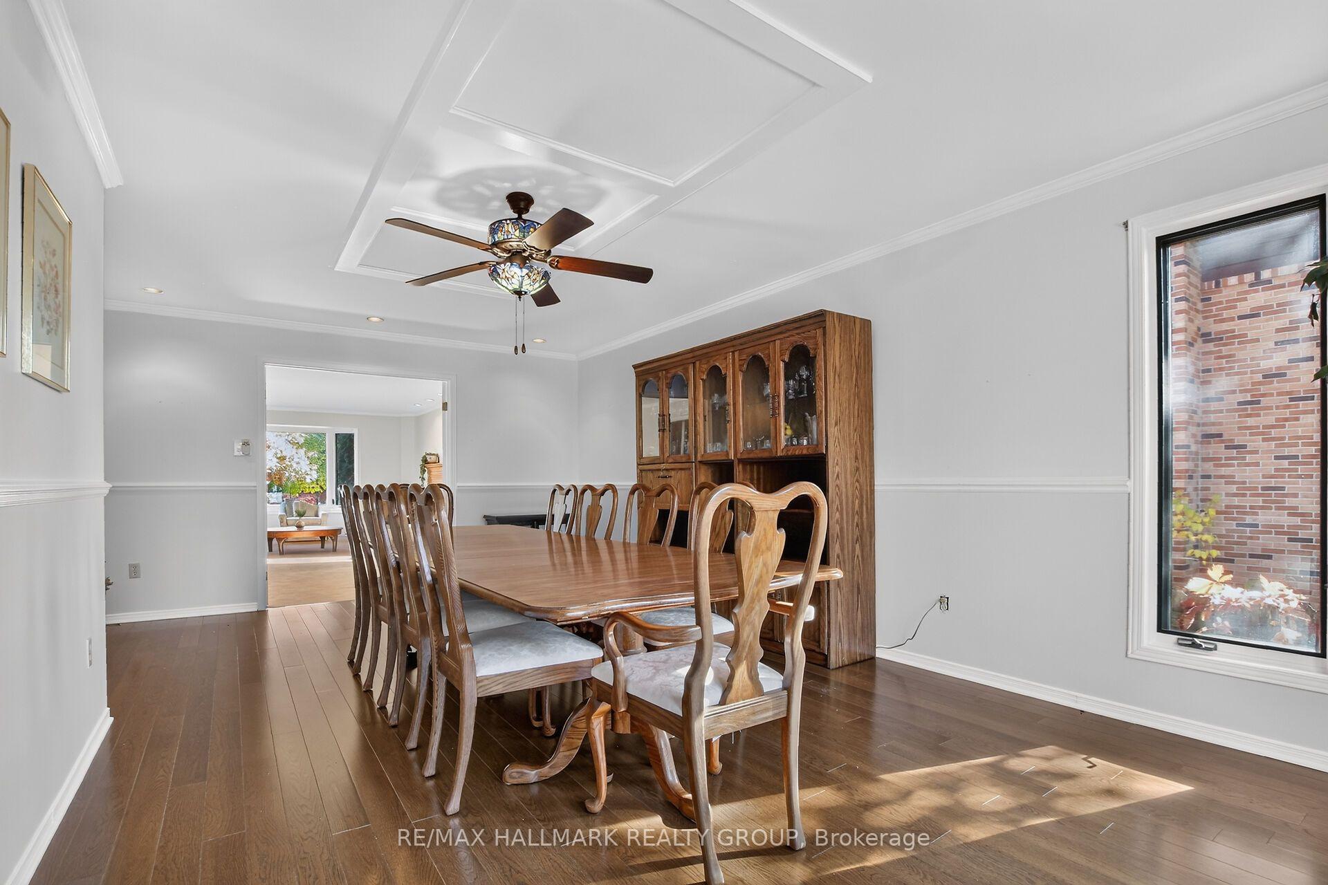 Photo 11 of 20 Halldorson Crescent, Ottawa, Kanata - Kanata Lakes/Heritage Hills — HOMEH
