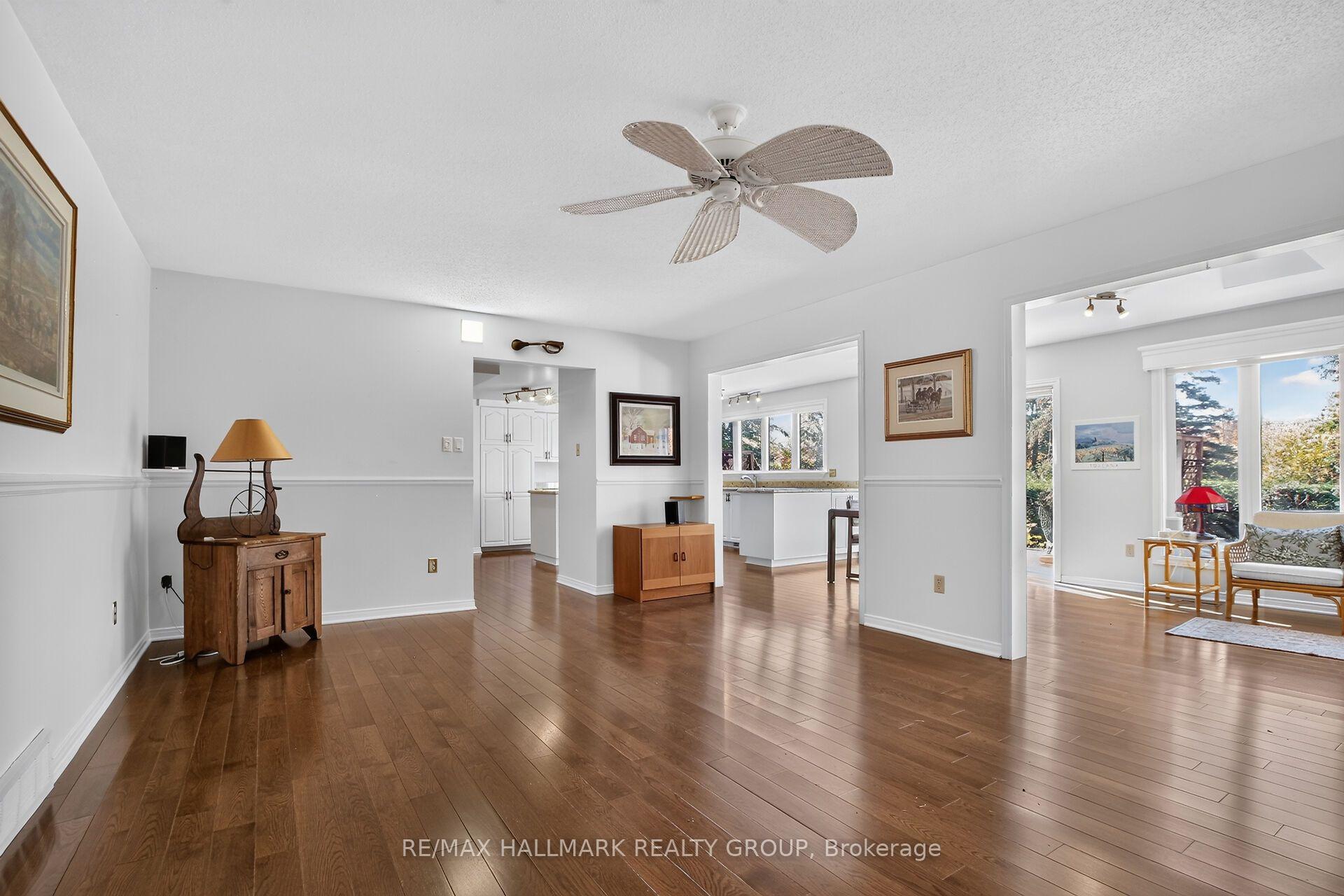 Photo 22 of 20 Halldorson Crescent, Ottawa, Kanata - Kanata Lakes/Heritage Hills — HOMEH