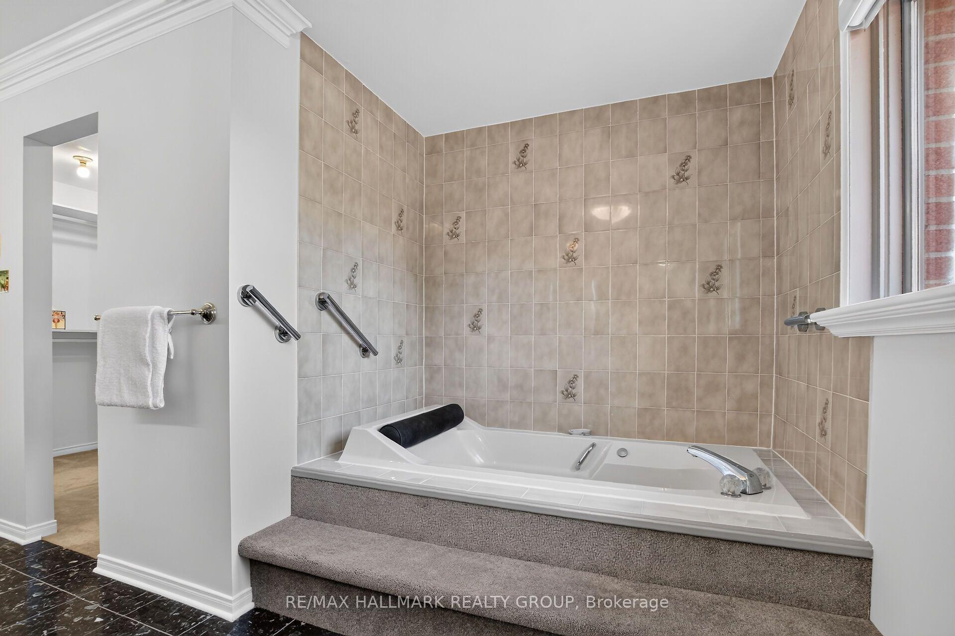Photo 31 of 20 Halldorson Crescent, Ottawa, Kanata - Kanata Lakes/Heritage Hills — HOMEH