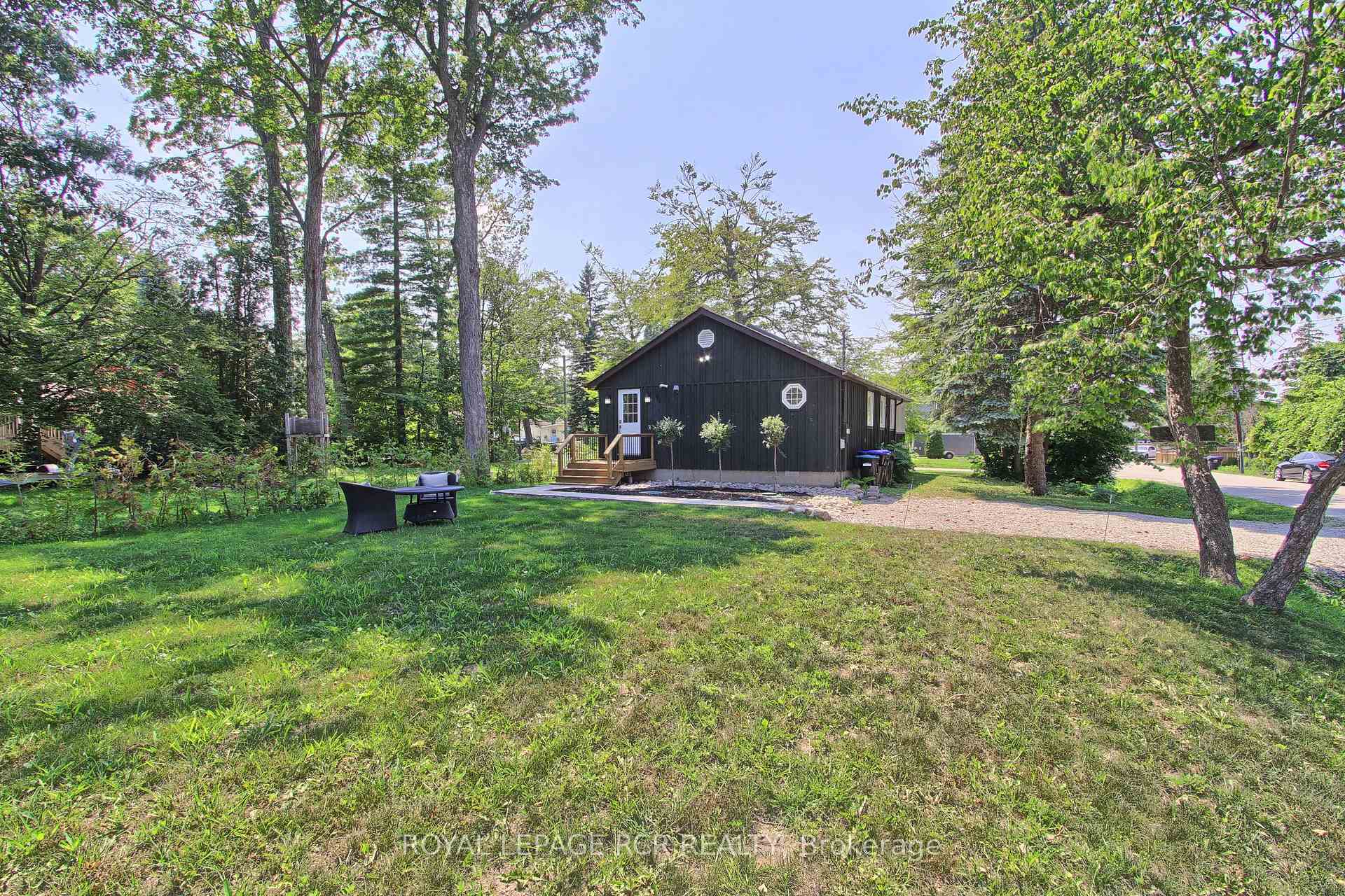 Photo 3 of 3967 Algonquin Avenue, Innisfil, Rural Innisfil — HOMEH