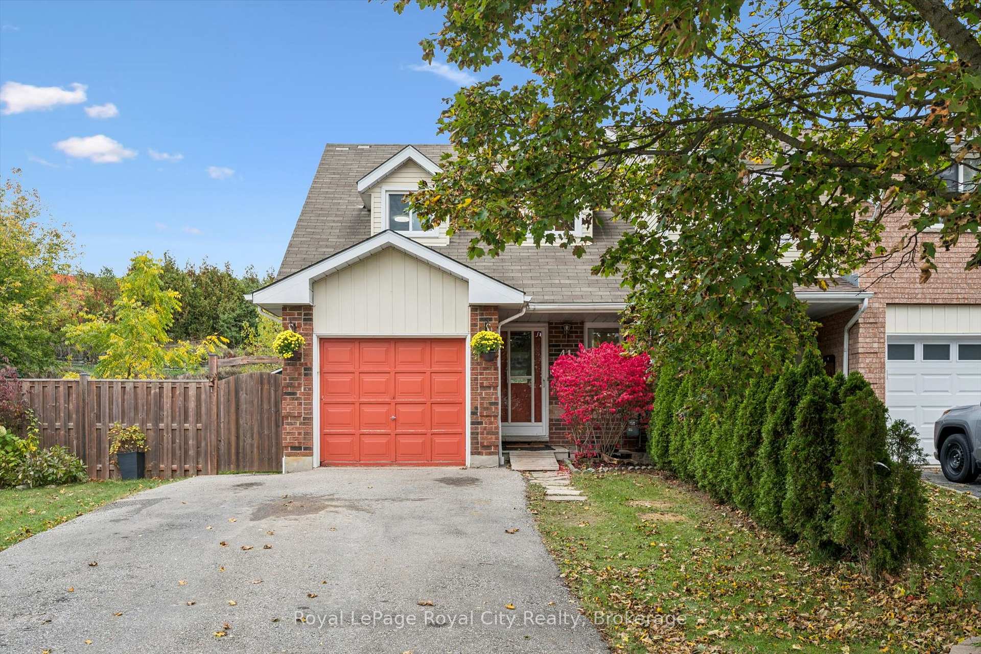Photo 3 of 41 Grandridge Crescent, Guelph, Willow West/Sugarbush/West Acres — HOMEH