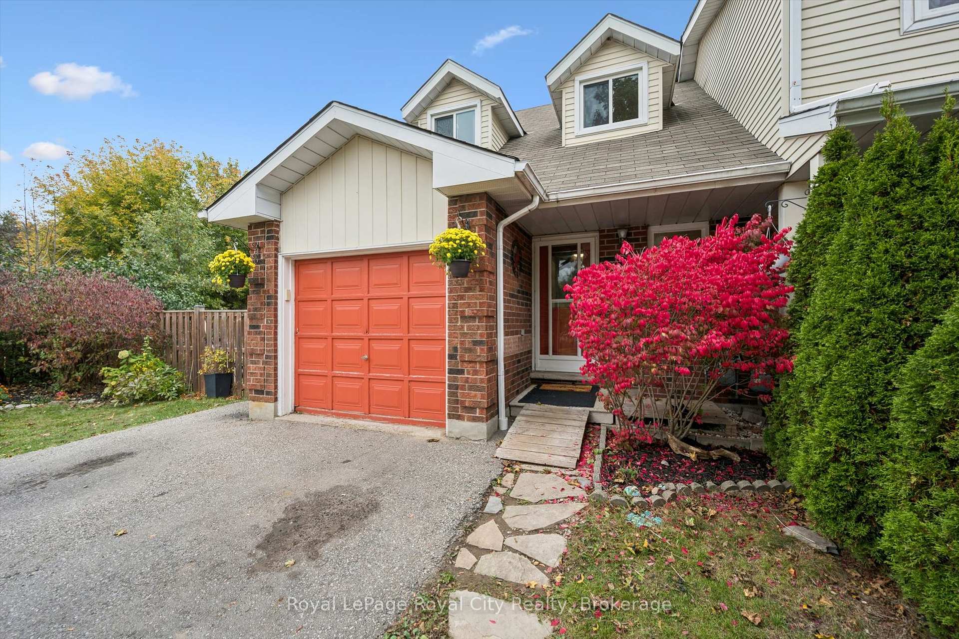 Photo 6 of 41 Grandridge Crescent, Guelph, Willow West/Sugarbush/West Acres — HOMEH