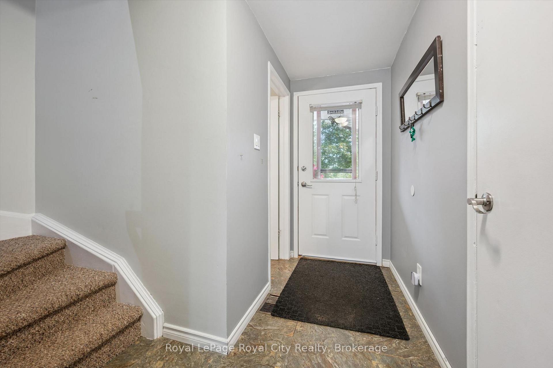 Photo 8 of 41 Grandridge Crescent, Guelph, Willow West/Sugarbush/West Acres — HOMEH