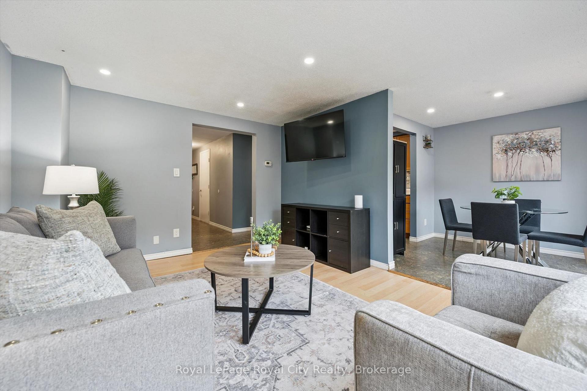 Photo 13 of 41 Grandridge Crescent, Guelph, Willow West/Sugarbush/West Acres — HOMEH