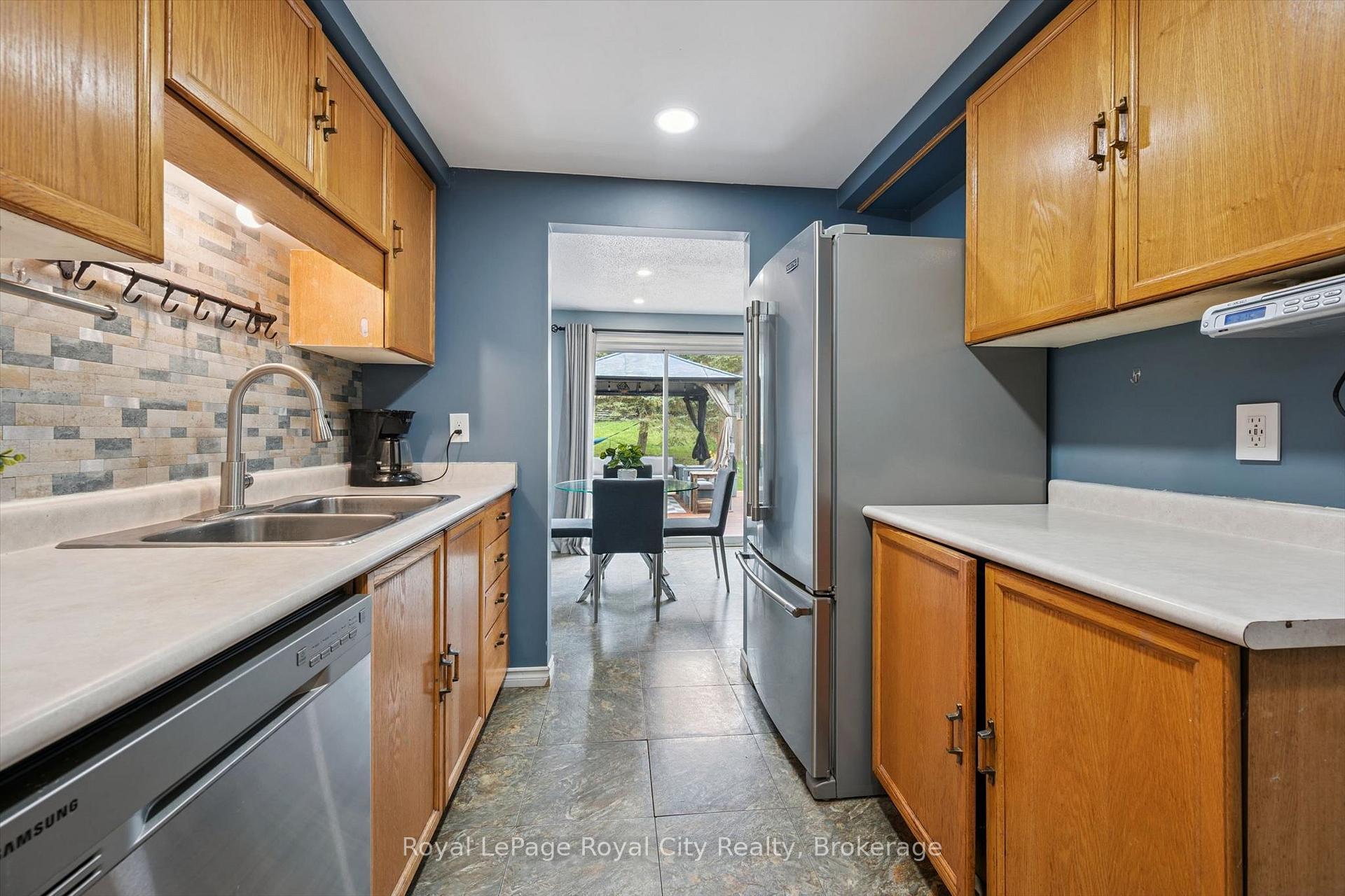 Photo 20 of 41 Grandridge Crescent, Guelph, Willow West/Sugarbush/West Acres — HOMEH