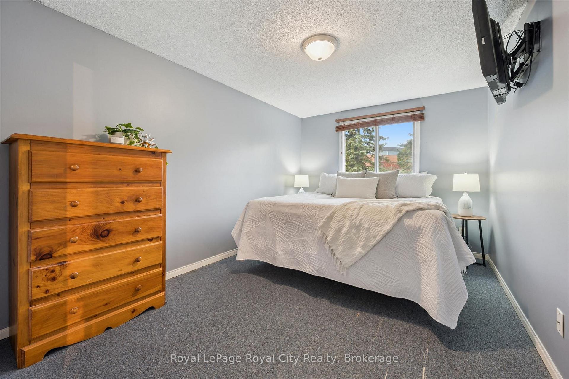 Photo 26 of 41 Grandridge Crescent, Guelph, Willow West/Sugarbush/West Acres — HOMEH