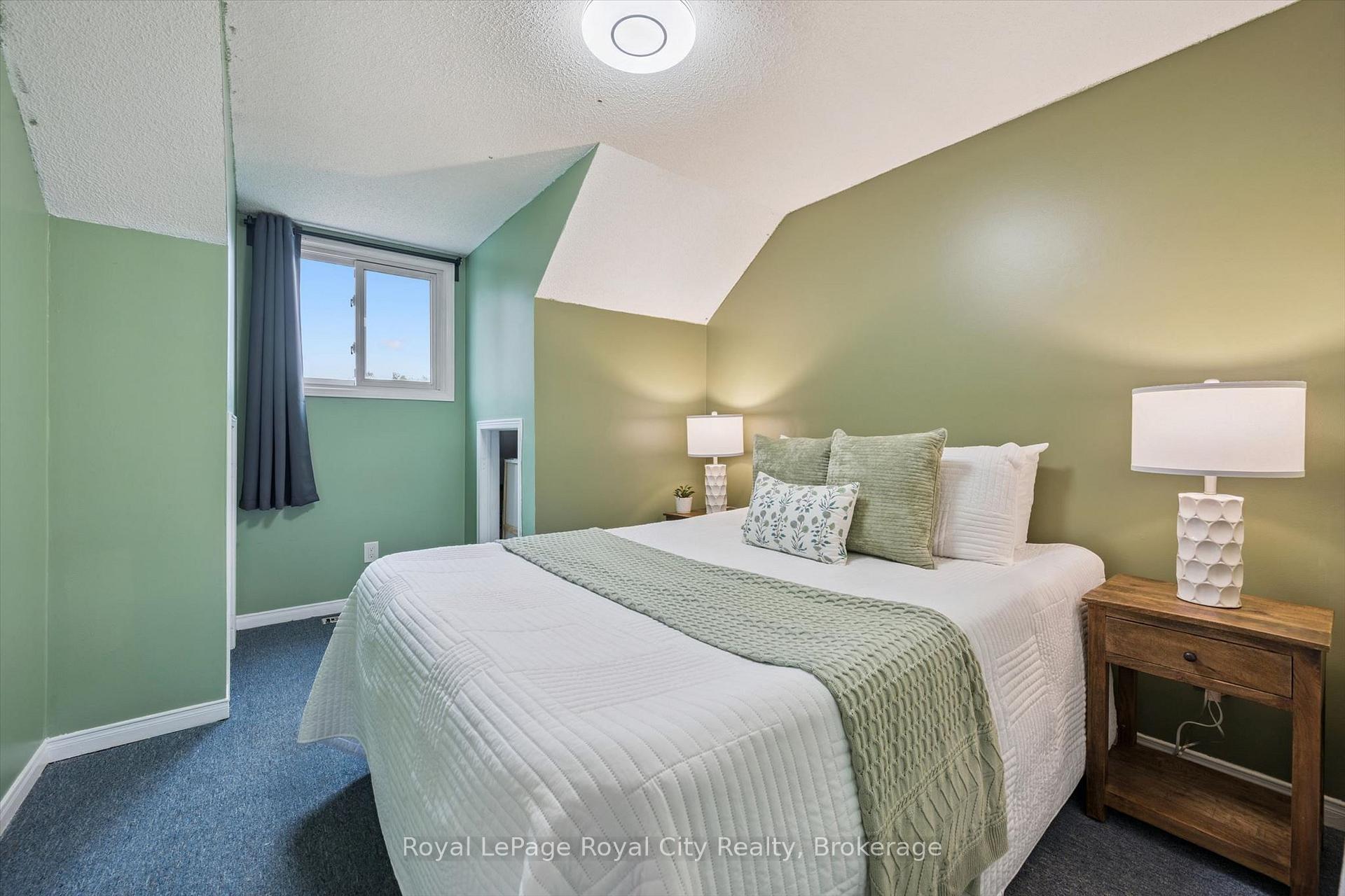 Photo 28 of 41 Grandridge Crescent, Guelph, Willow West/Sugarbush/West Acres — HOMEH