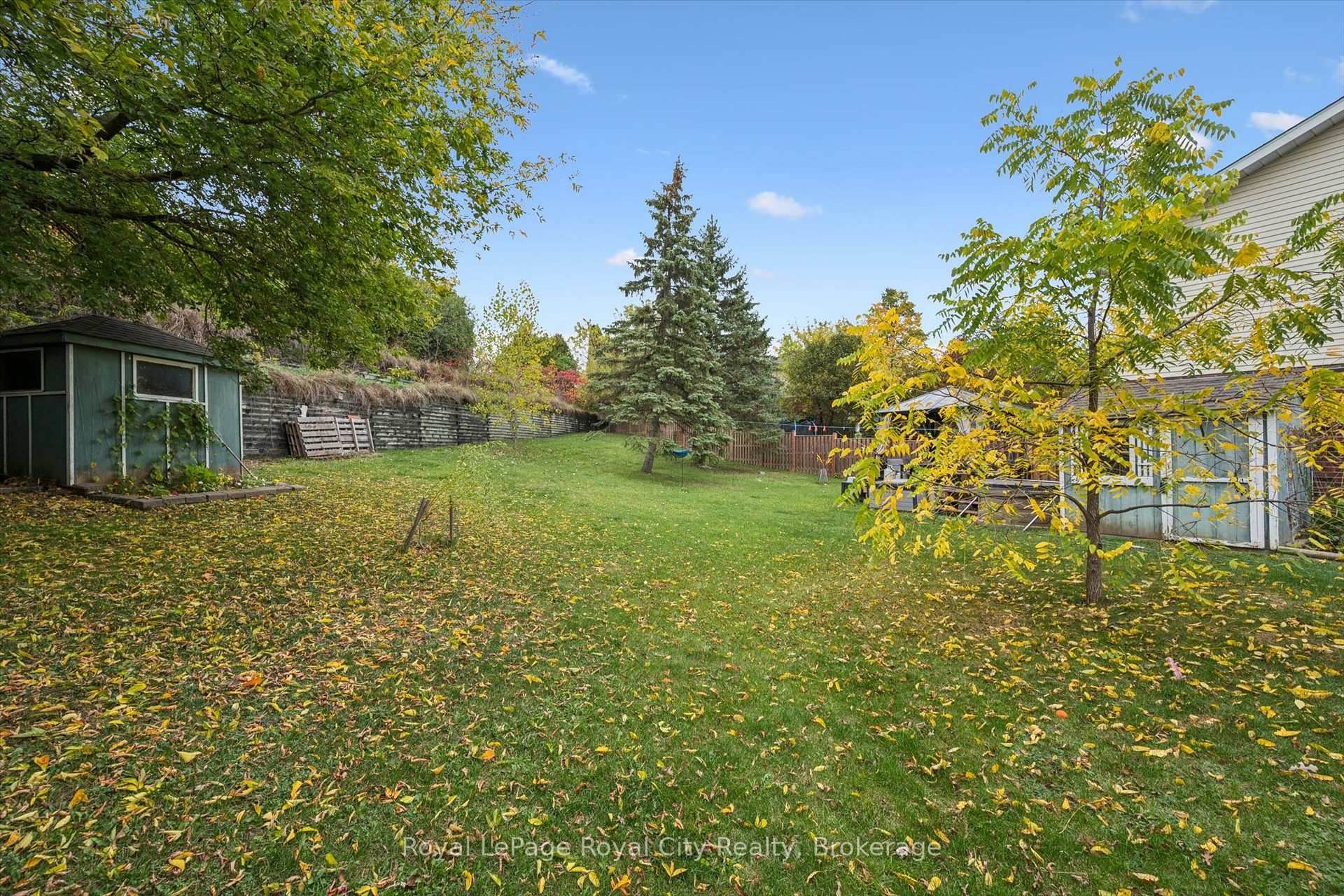 Photo 30 of 41 Grandridge Crescent, Guelph, Willow West/Sugarbush/West Acres — HOMEH