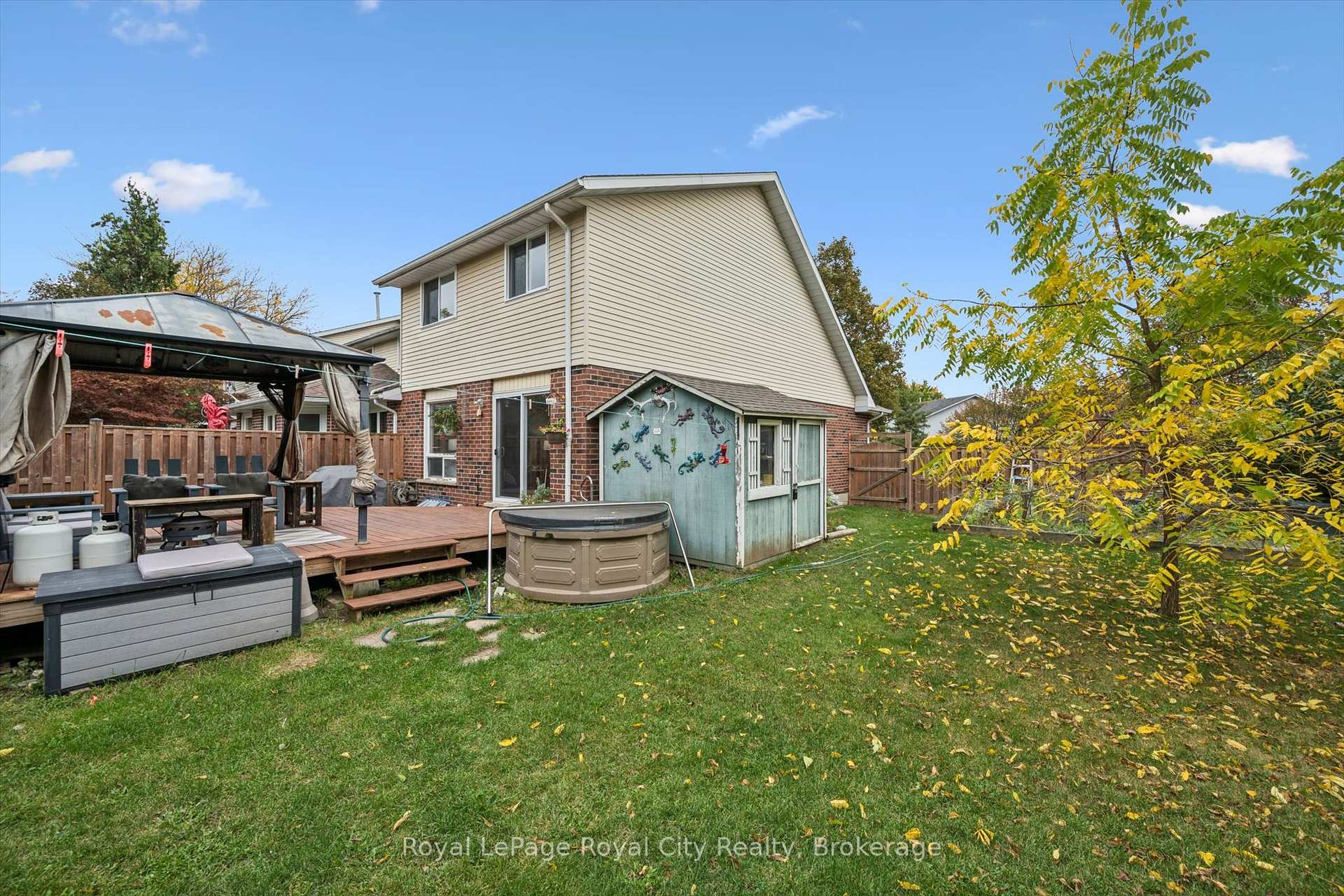 Photo 38 of 41 Grandridge Crescent, Guelph, Willow West/Sugarbush/West Acres — HOMEH