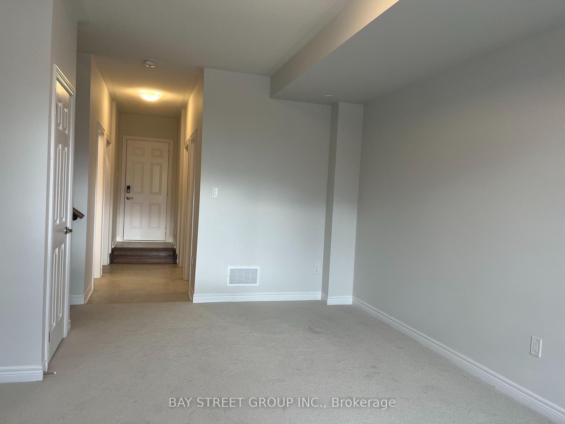 Photo 3 of 26 Robert Eaton Avenue, Markham, Middlefield — HOMEH