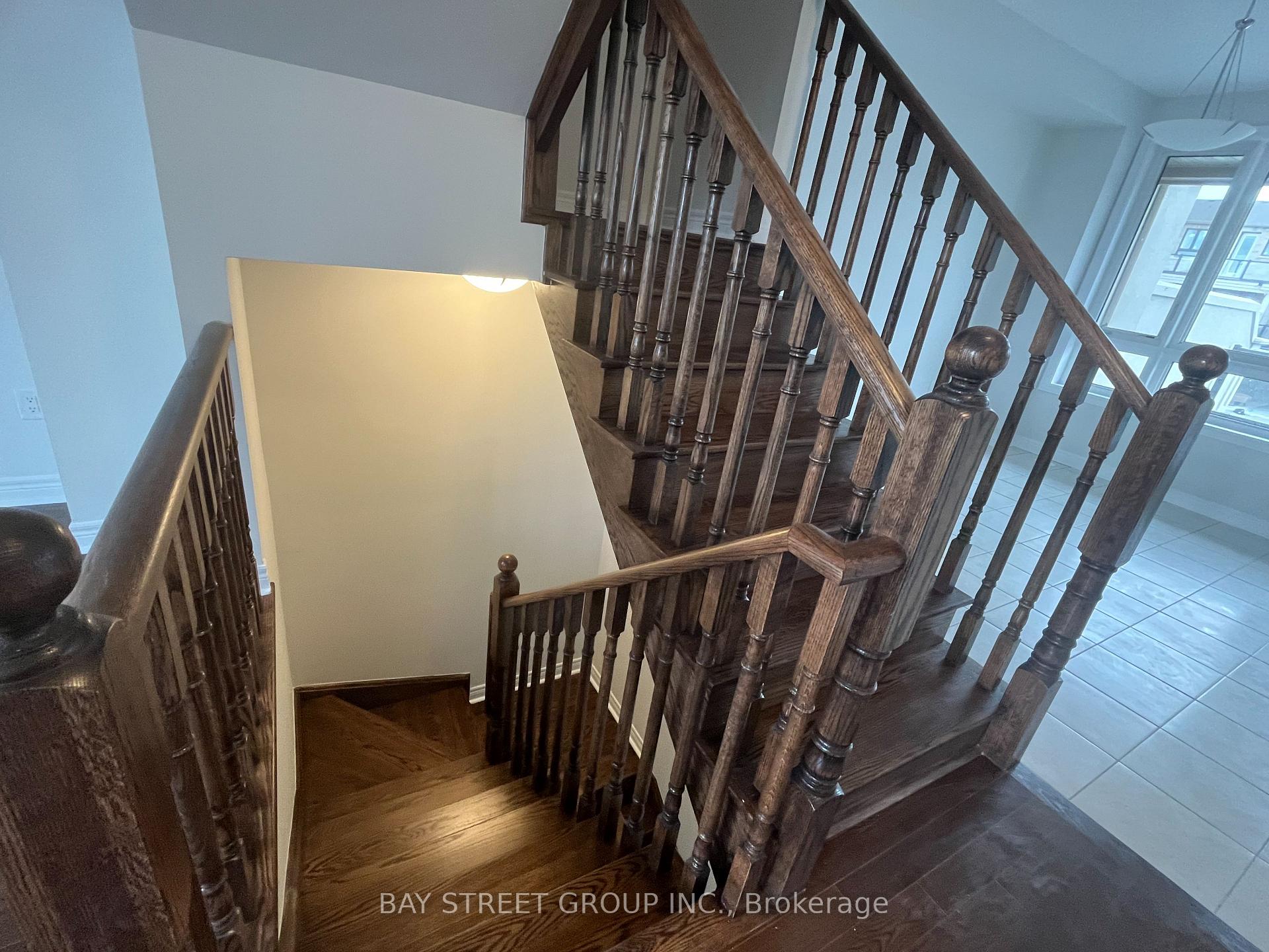 Photo 5 of 26 Robert Eaton Avenue, Markham, Middlefield — HOMEH