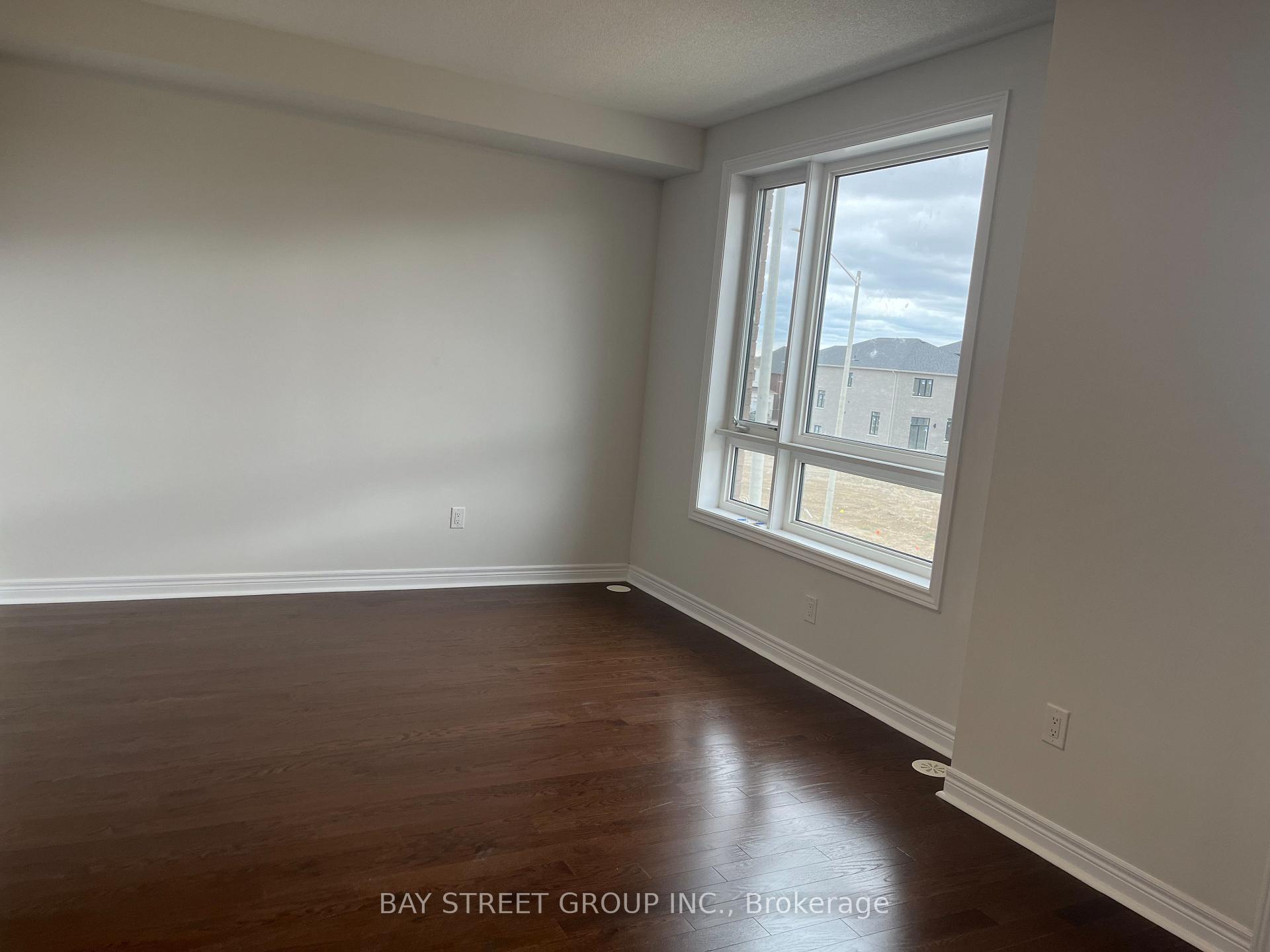 Photo 13 of 26 Robert Eaton Avenue, Markham, Middlefield — HOMEH