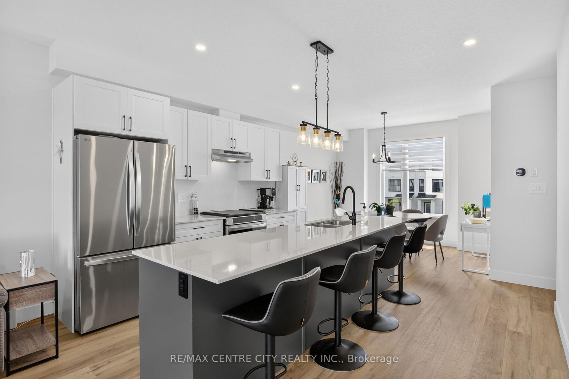 Photo 5 of Unit 56, 1595 Capri Crescent, London, North S — HOMEH