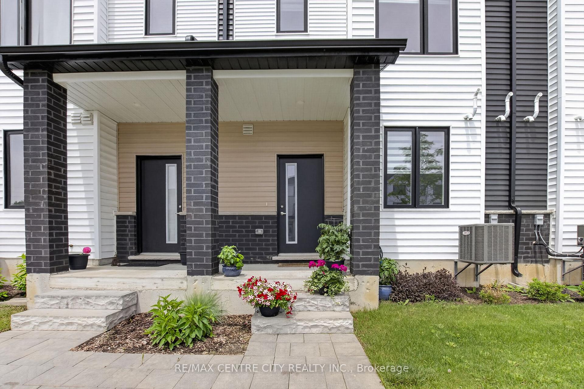Photo 7 of Unit 56, 1595 Capri Crescent, London, North S — HOMEH