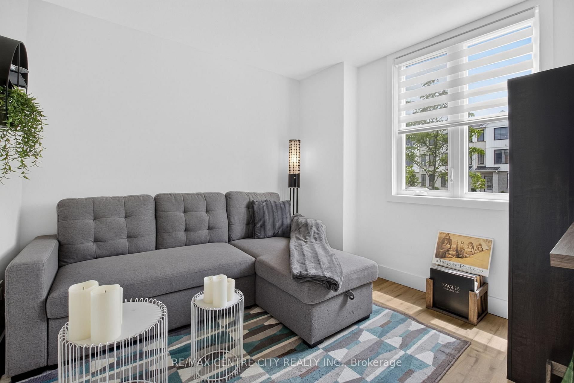 Photo 9 of Unit 56, 1595 Capri Crescent, London, North S — HOMEH