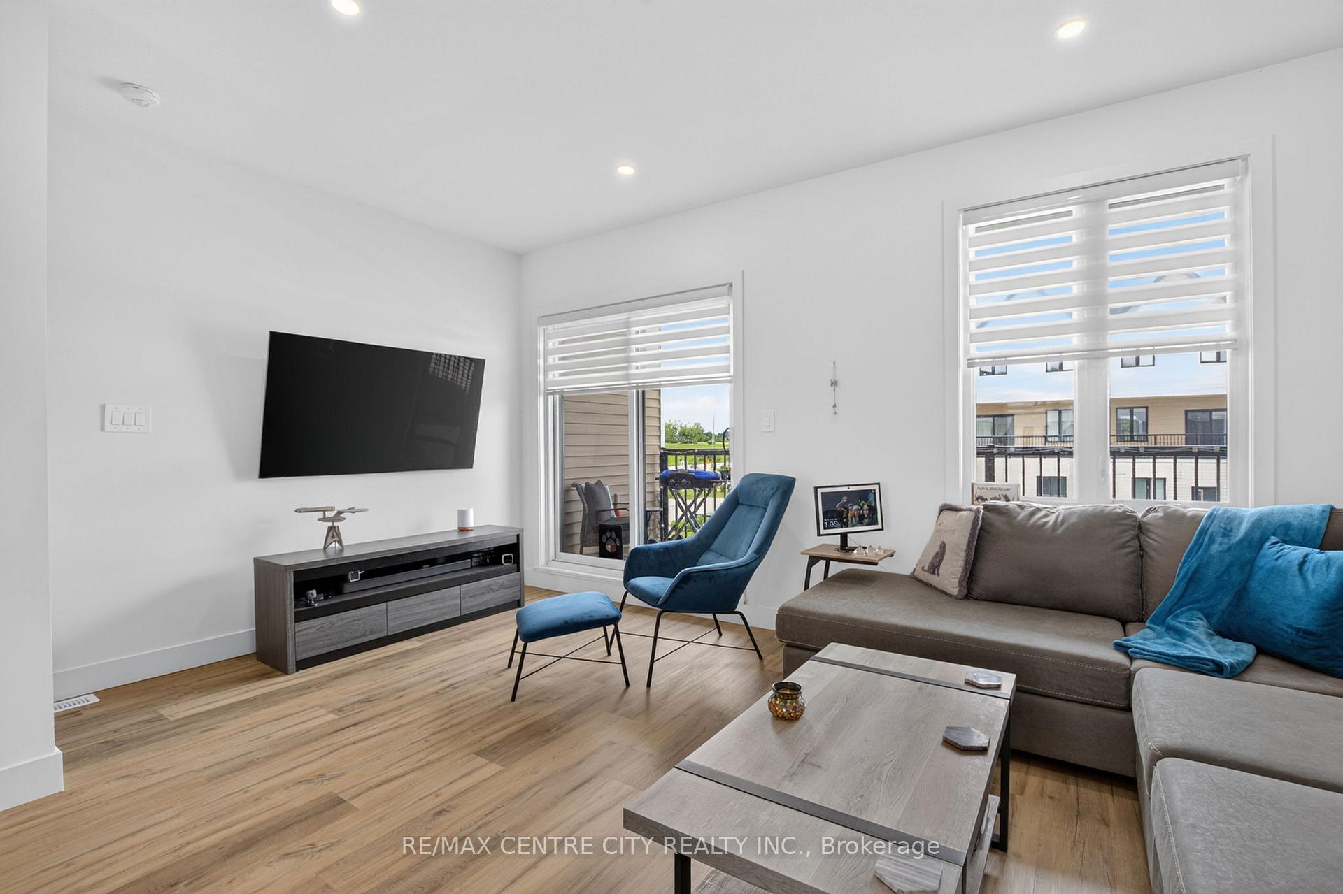 Photo 18 of Unit 56, 1595 Capri Crescent, London, North S — HOMEH