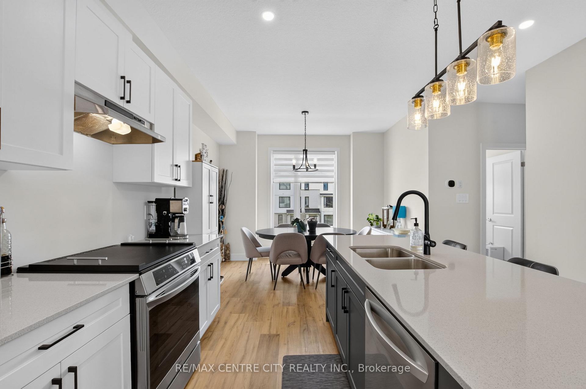 Photo 20 of Unit 56, 1595 Capri Crescent, London, North S — HOMEH