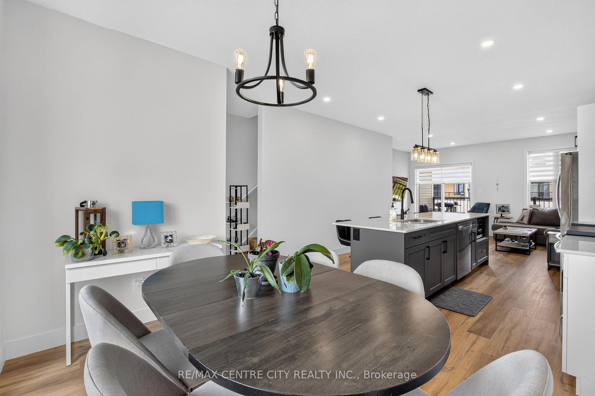 Photo 21 of Unit 56, 1595 Capri Crescent, London, North S — HOMEH