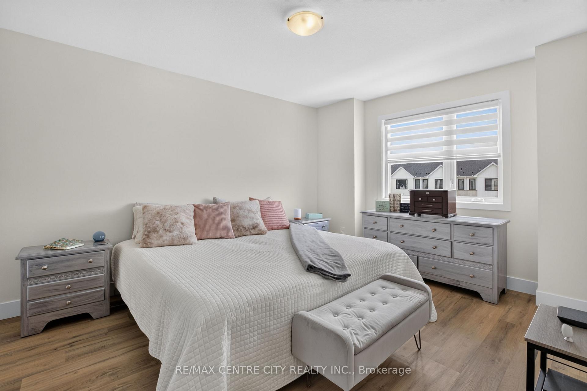 Photo 25 of Unit 56, 1595 Capri Crescent, London, North S — HOMEH